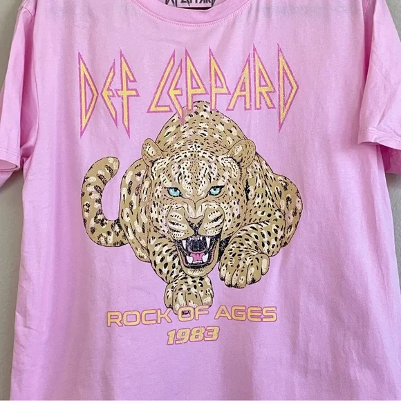 Def Leppard Rock of Ages Short Sleeve Relaxed Graphic Tee Size Small - Picture 4 of 6